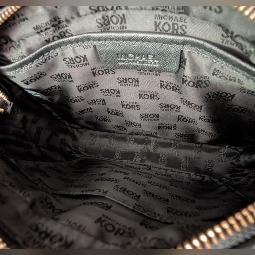 Michael Kors Selma Black Saffiano Leather Studded Crossbody Excellent! - Picture 6 of 11